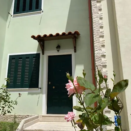 Holiday home Piccolo Borgo - Felici - 4 Posti Letto *